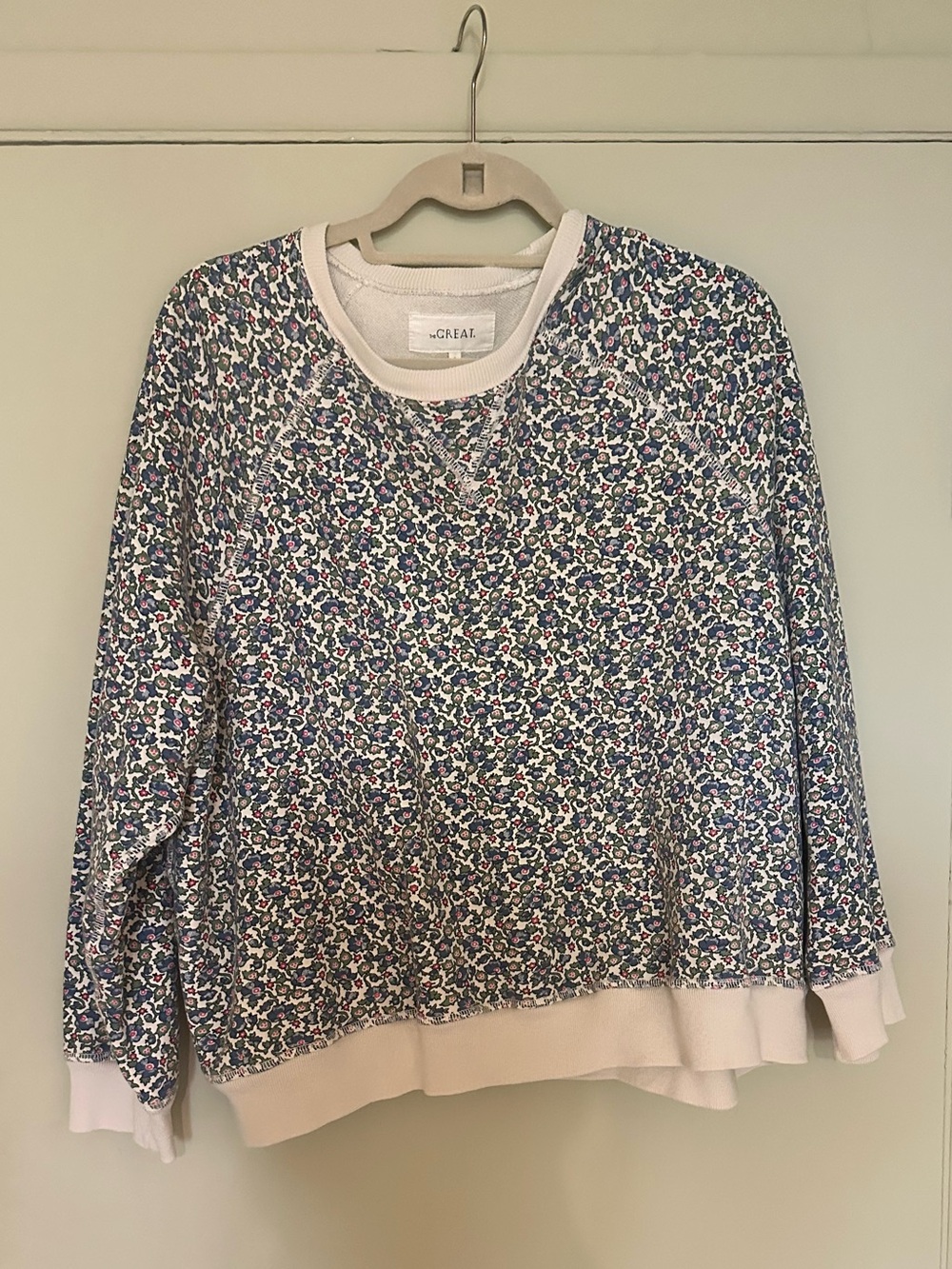 ✨the GREAT Size 2 (Medium) Floral Sweatshirt with Relaxed Fit✨
